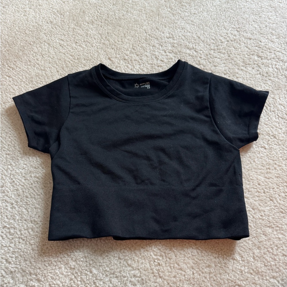 Offline by Aeri Black cropped tee!